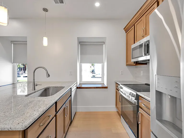 132 E Market St #204 — Photo 7