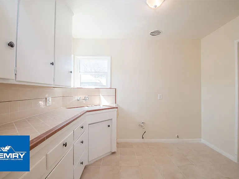 11609 Lugo Park Ave — Photo 8