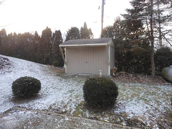 4th image of 2999 County Road 25a S