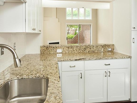 5th image of 125 N Lee St APT 209