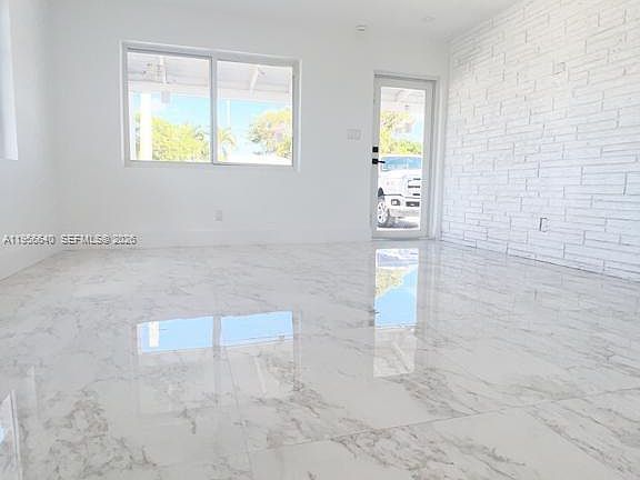 5th image of 1013 NW 1st Ave