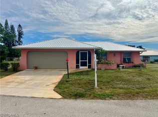 10749 Lemontree Ct, Lehigh Acres, FL 33936