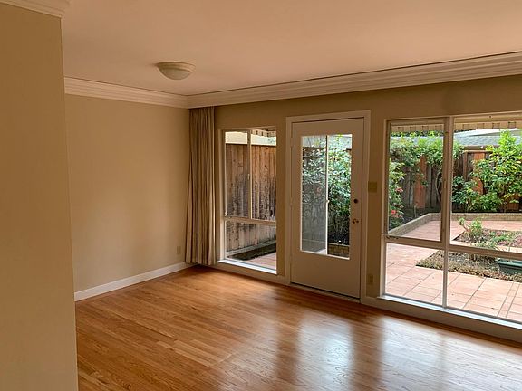 4th image of 375 Waverley St