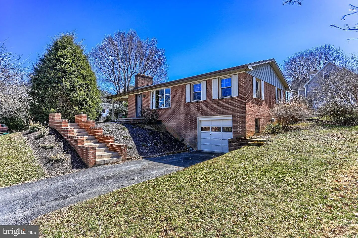 1446 Park Terrace Dr photo 1