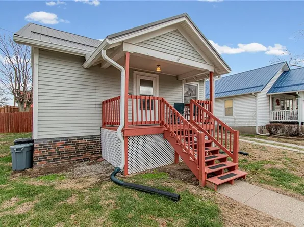 209 S Folger St, Carrollton, MO 64633