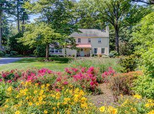 831 Parkes Run Ln, Villanova, PA 19085