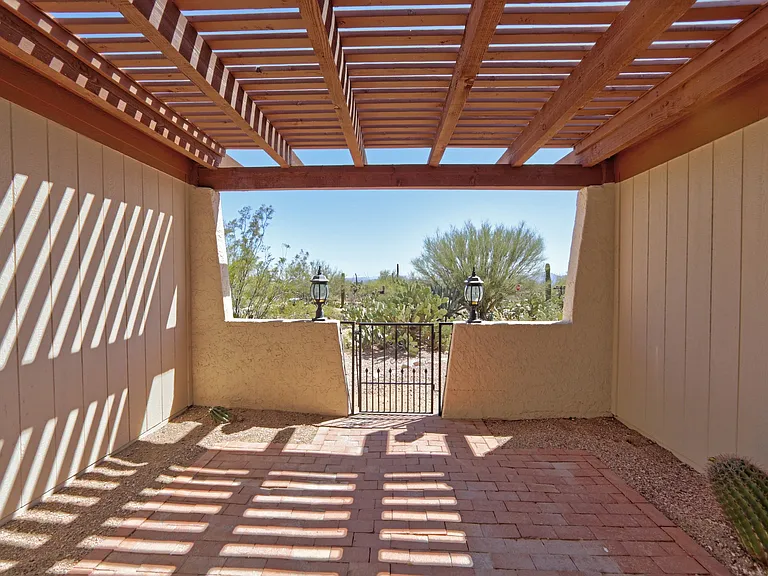6109 N Zorrela Segundo — Photo 9