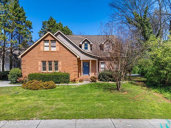 2nd image of 846 Somerset Dr