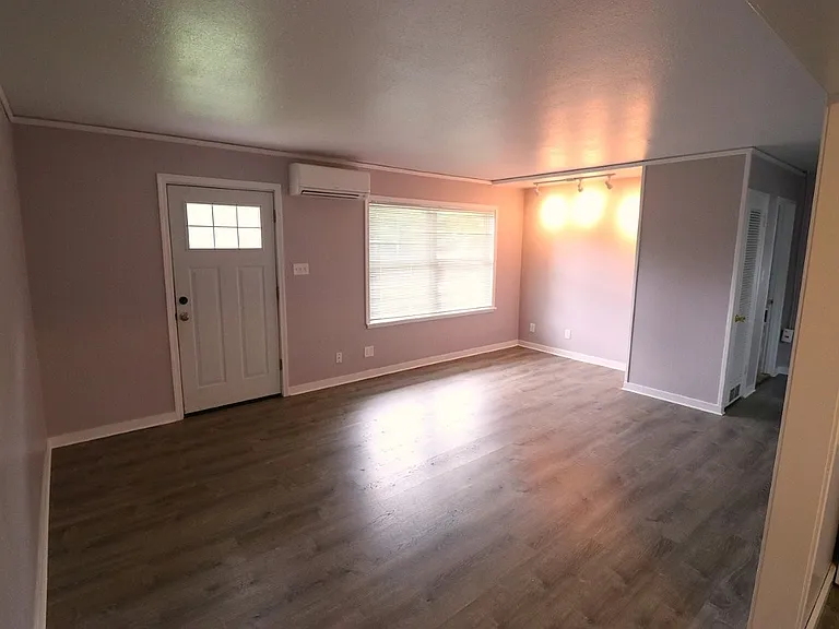 1690 Wilson St — Photo 6