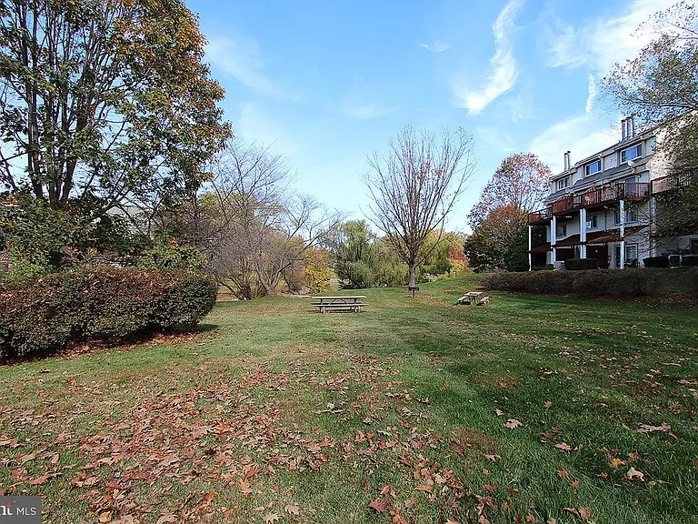18112 Windsor Hill Dr #104A — Photo 32
