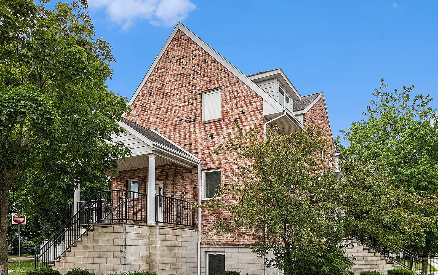 806 S Bend Ave — Photo 2