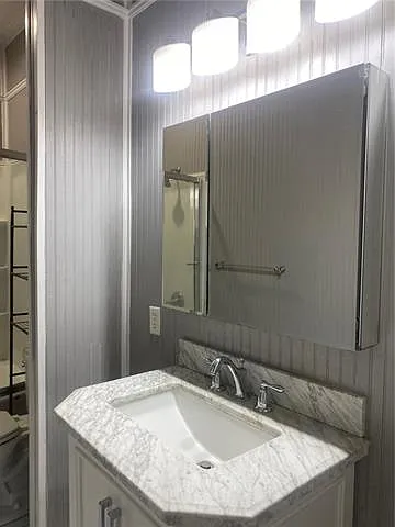 1109 S Holly St — Photo 20