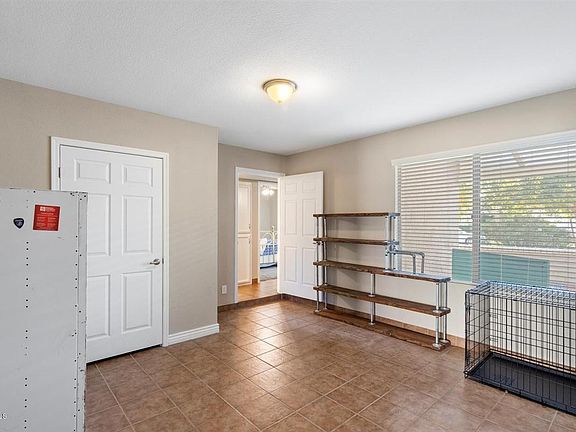 4th image of 2048 E Marilyn Ave