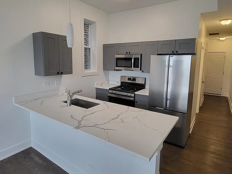 1916 S Leavitt St #3F — Photo 1