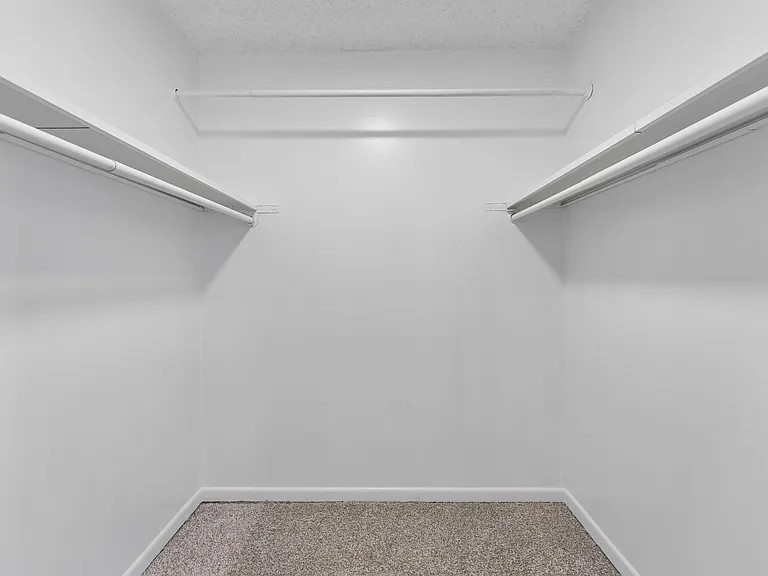 Grover Square Apartments — Photo 10
