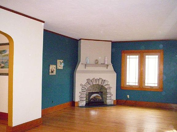 Living room-fireplace