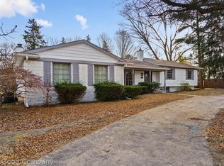 32 Shagbark Dr, Rochester Hills, MI 48309