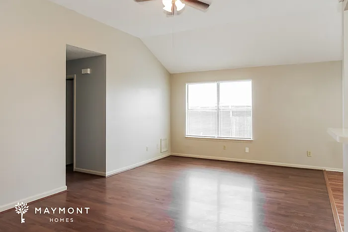 214 Deer Bridge Dr — Photo 3