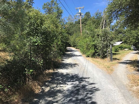 4th image of 961 Boulder Mine Ln