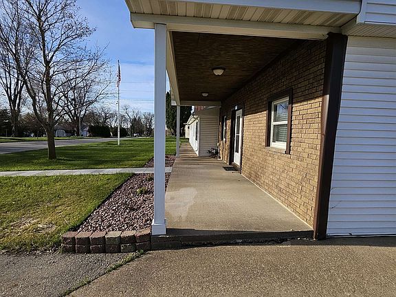 5th image of 550 Western Ave