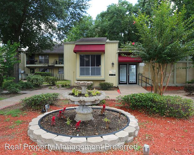 1st image of 5625 Antoine Dr #421