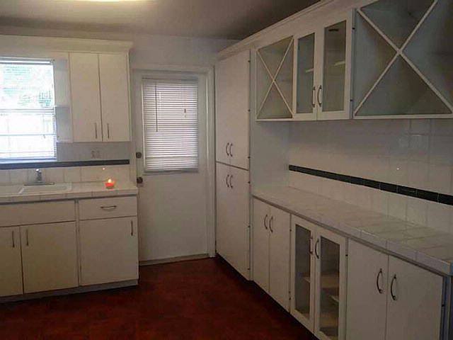 2nd image of 3157 Mary St #3157