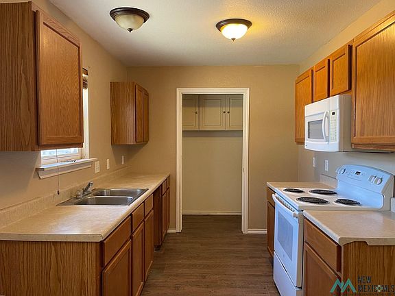 4th image of 2529 N Selman St