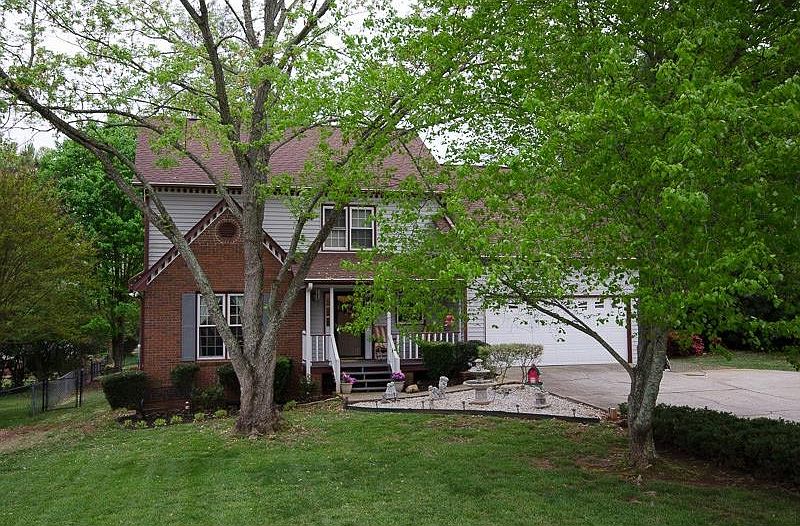 1st image of 111 Thornbush Trce