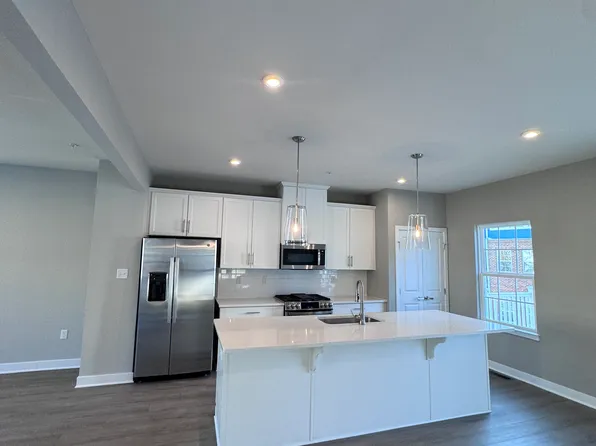 1 Midland Ave, Aberdeen, NJ 07747