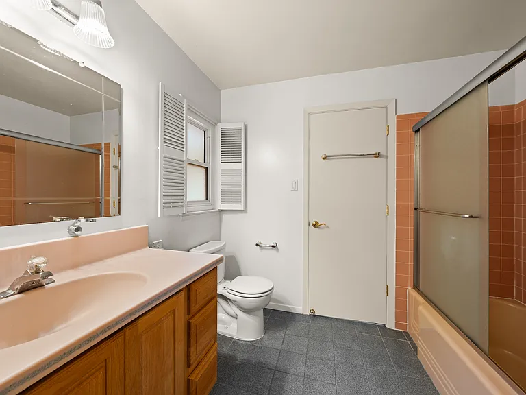 401 Moseley Rd — Photo 14