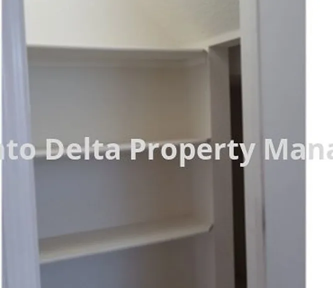 433 Coventry Ct — Photo 20