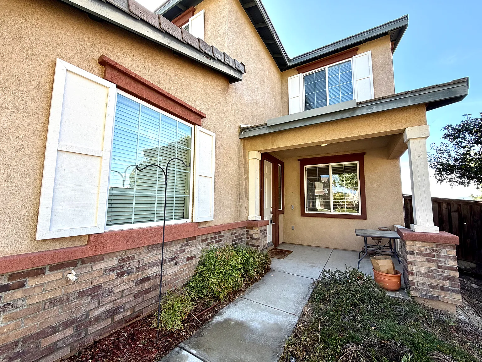 4 bed, 3233 sqft, $3,595 — Photo 3