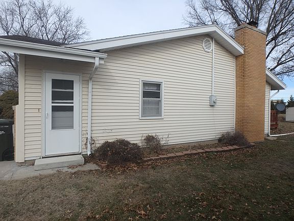 3rd image of 6 Cobblestone Ln