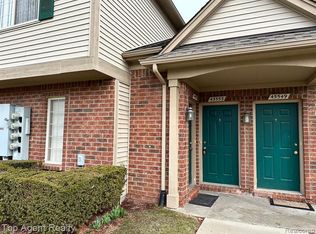 45553 Hidden View Ct, Utica, MI