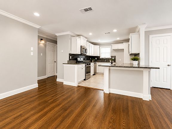 5th image of 3860 Durango Dr