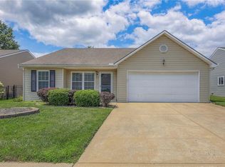 370 N Cottonwood St, Gardner, KS 66030