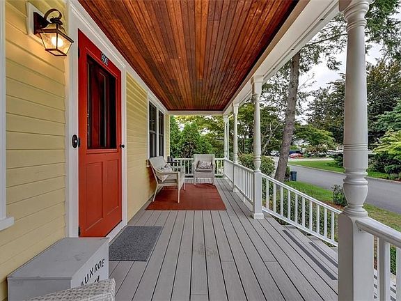 4th image of 400 Greenwood Ave
