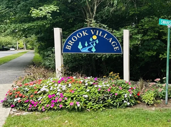 52 Swanson Ct Building B-34, Boxborough, MA 01719