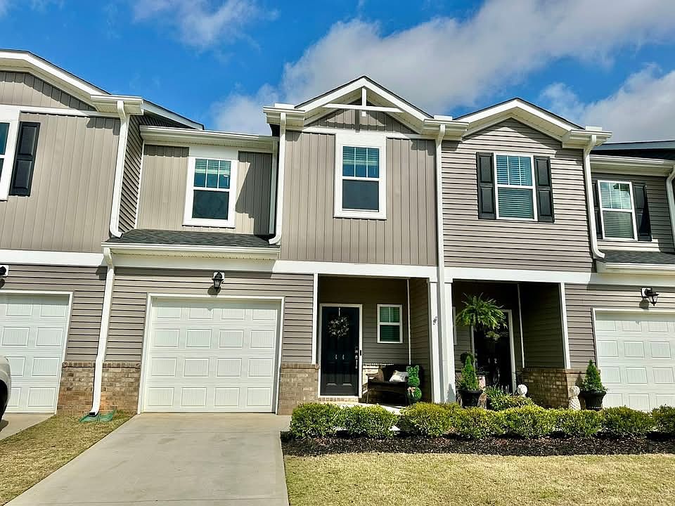 1st image of 44 Beachley Pl