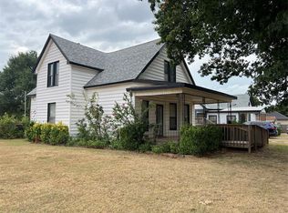 1203 S 6th St, Chickasha, OK 73018