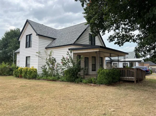 1203 S 6th St, Chickasha, OK 73018
