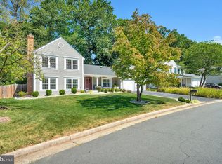 811 Potomac Ridge Ct, Sterling, VA 20164