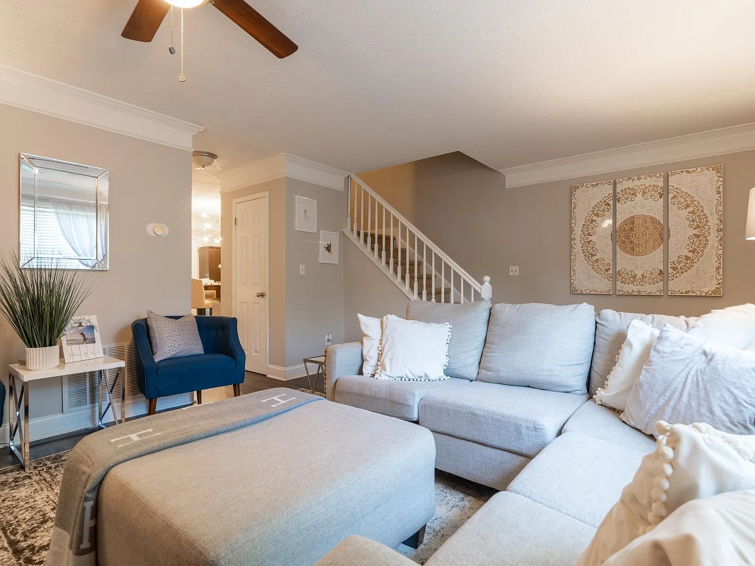 2 bed, 1324 sqft, $2,200 — Photo 3