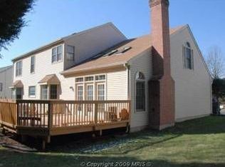 1235 Rowland Dr, Herndon, VA 20170