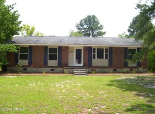 700 W Philadelphia Ave, Aberdeen, NC 28373