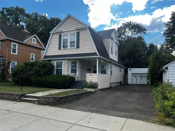 202 Lincoln Ave, Endicott, NY 13760