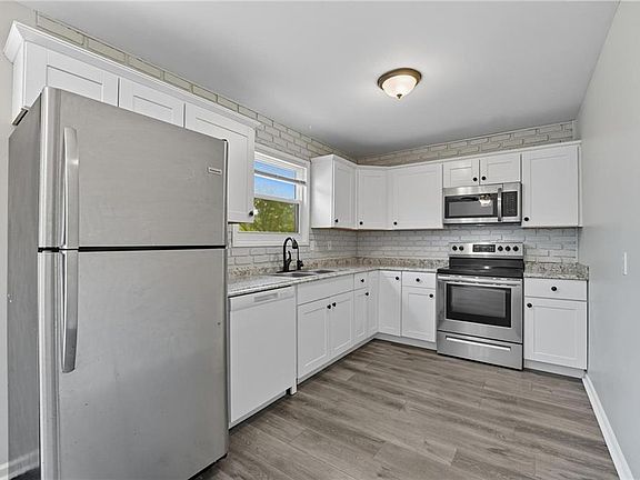 5th image of 4803 NW Woody Creek Ln
