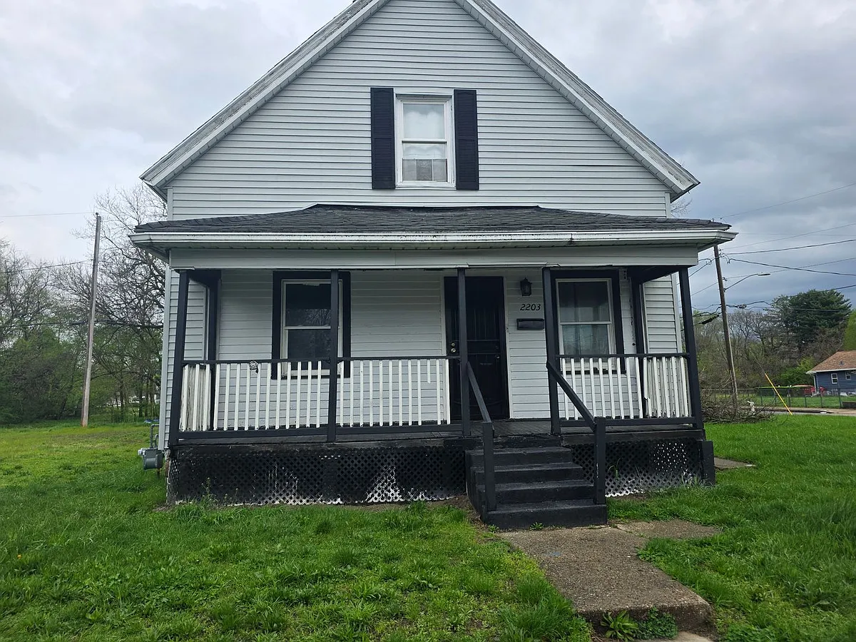 Building Photo - 2203 Smith St