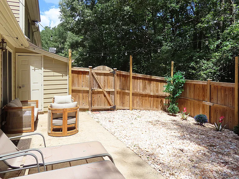 701 Gatehouse Ln — Photo 15