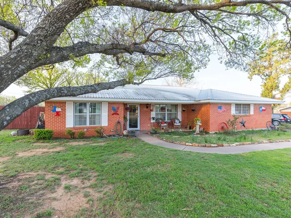 771 E 6th St, Baird, TX 79504